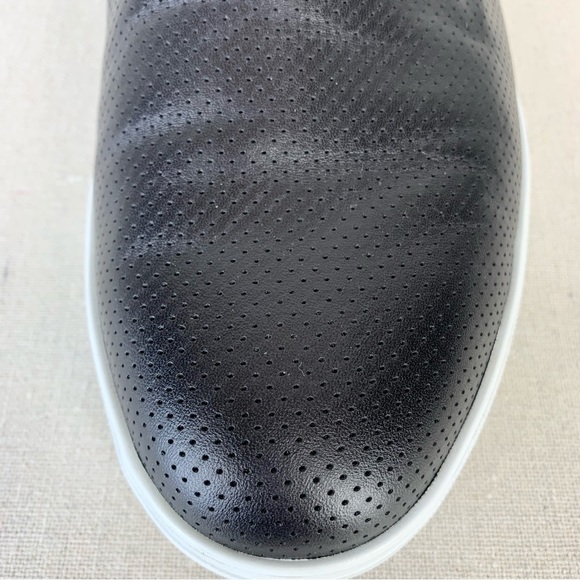 Munro Lulu Perforated Black Leather Casual Slip-On Sneaker - Size 11 Wide - Picture 12 of 15